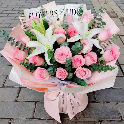 营口18朵粉玫瑰2支百合,我的心尖宝贝