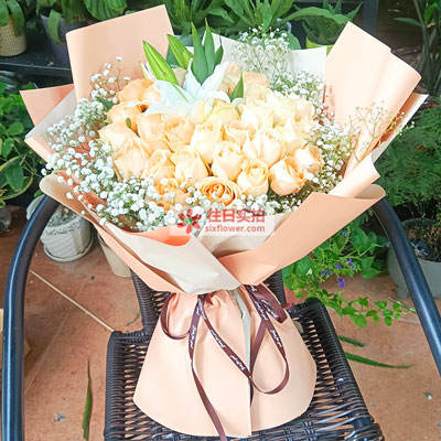 营口33朵香槟玫瑰百合，心里永远是你